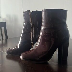 Aldo burgundy shoes 7,5 (tears on heels please check pictures) very comfortable